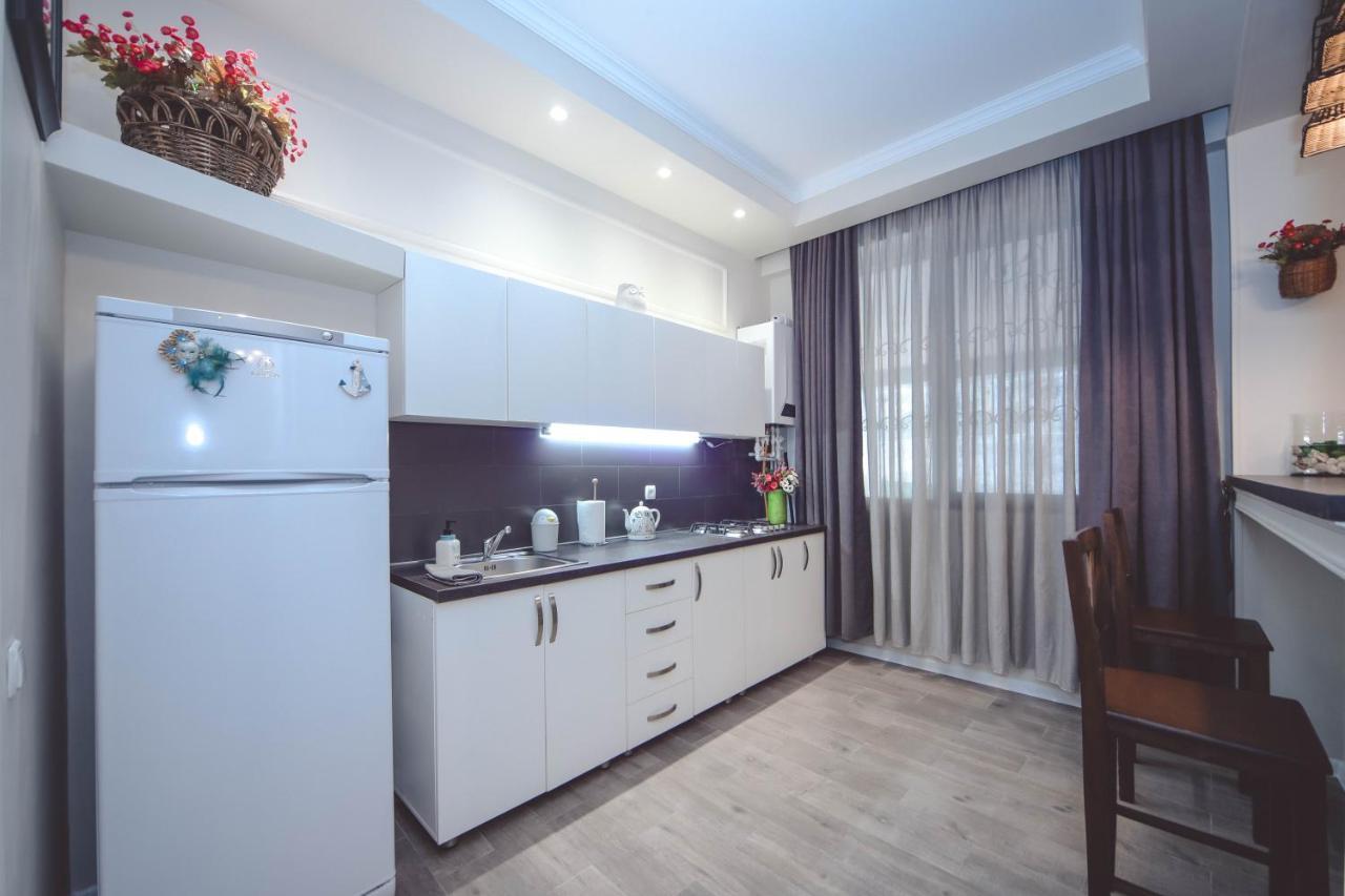 Under The Mountain Apartment Тбилиси Екстериор снимка