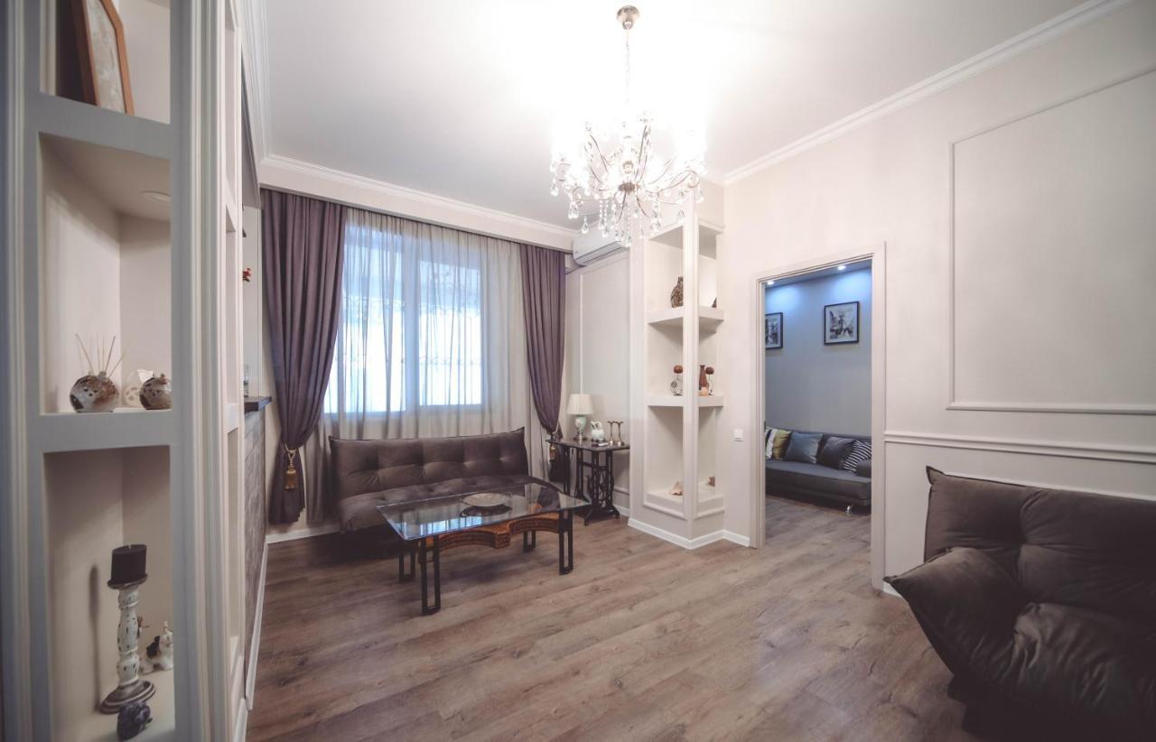 Under The Mountain Apartment Тбилиси Екстериор снимка