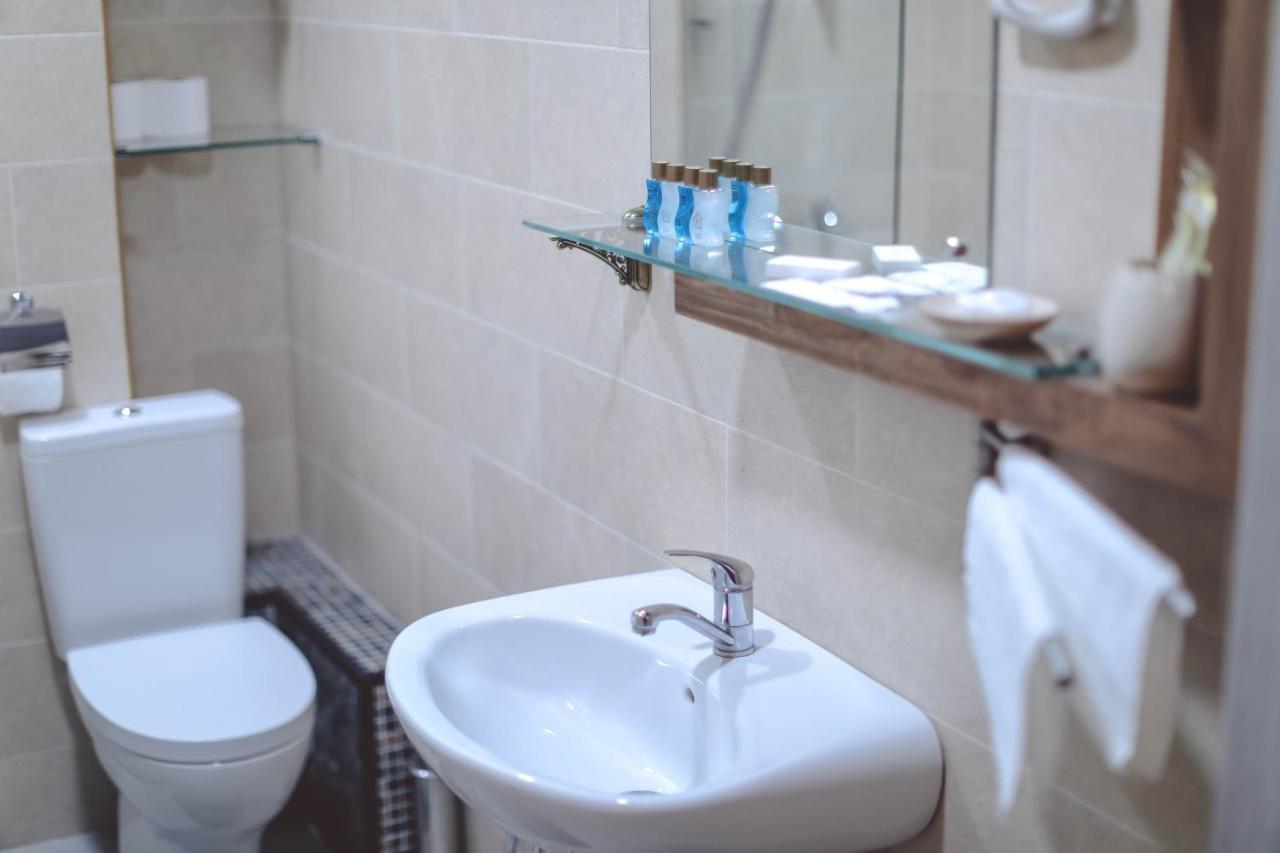 Under The Mountain Apartment Тбилиси Екстериор снимка
