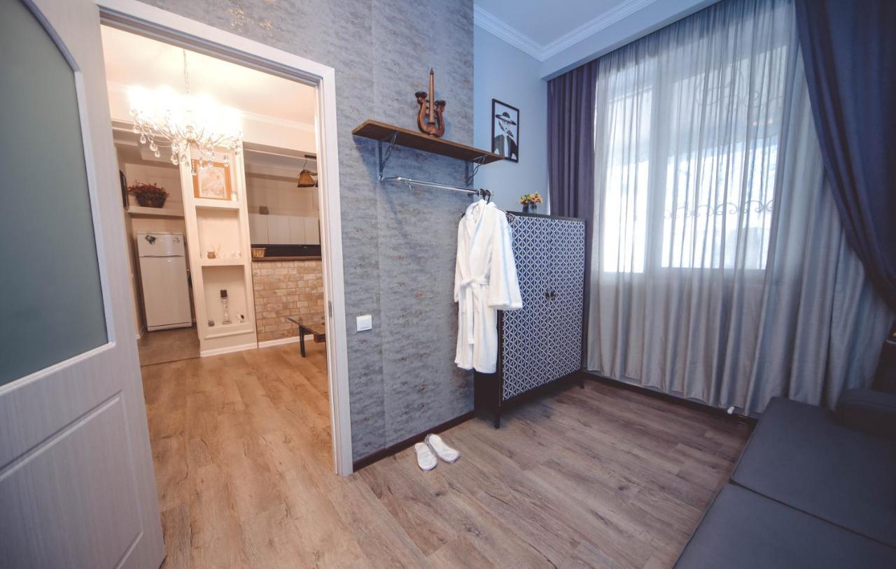 Under The Mountain Apartment Тбилиси Екстериор снимка
